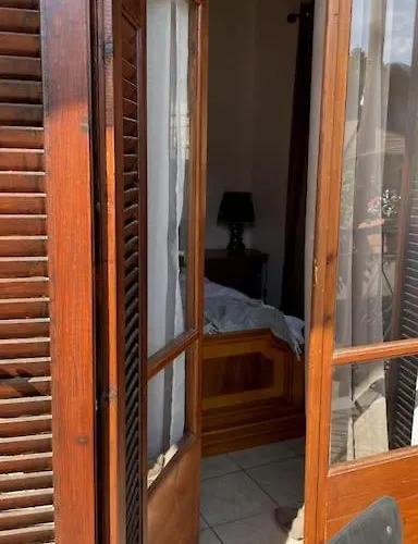 בית נופש Loukia's Place *